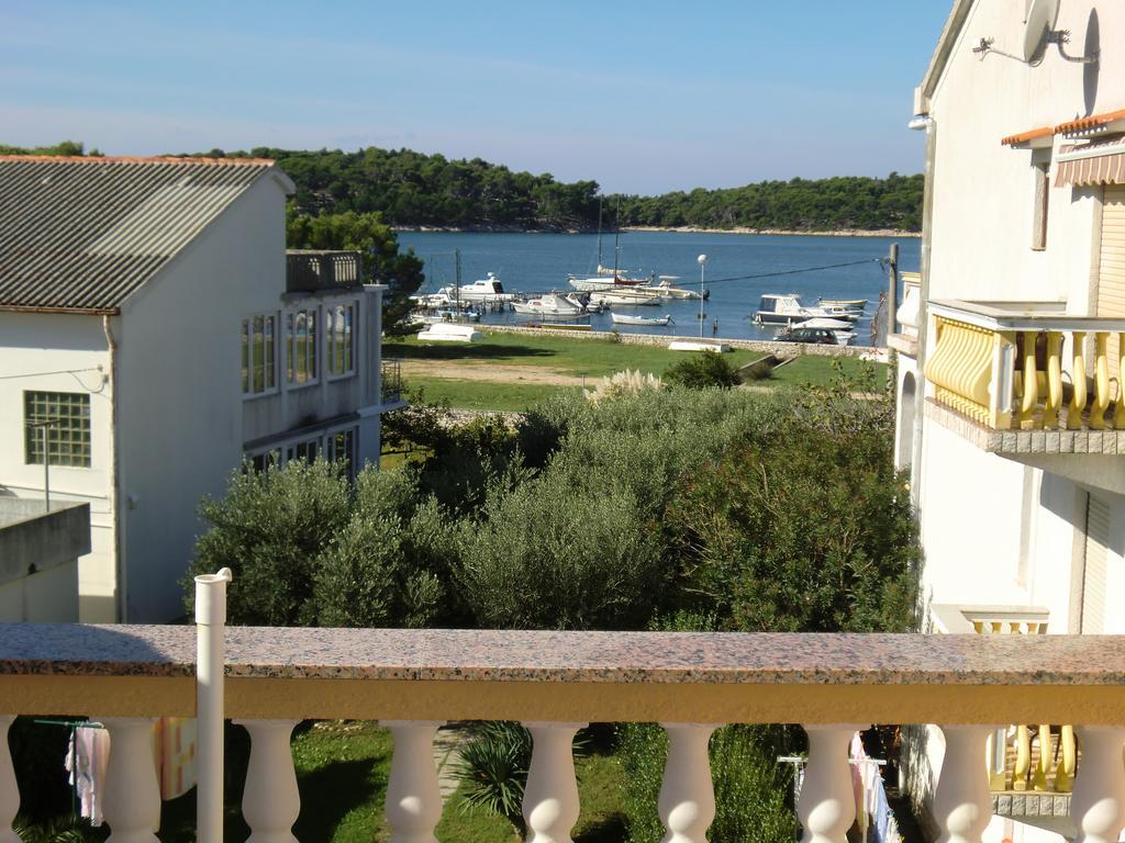 Guest House Sandra Rab Town Exterior photo