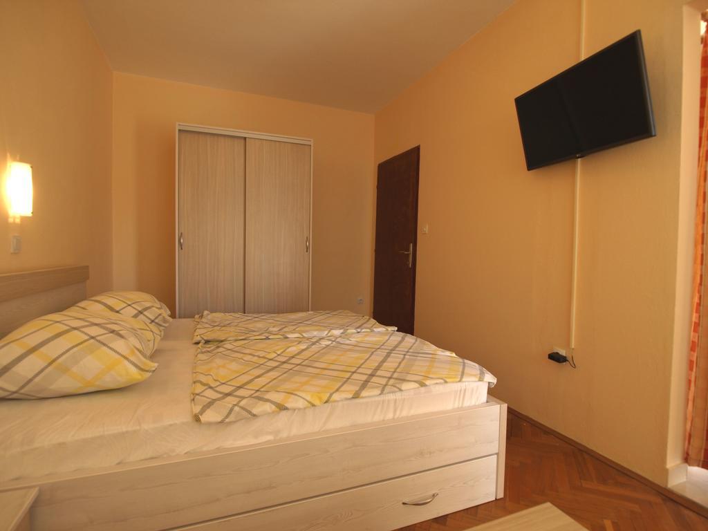Guest House Sandra Rab Town Exterior photo
